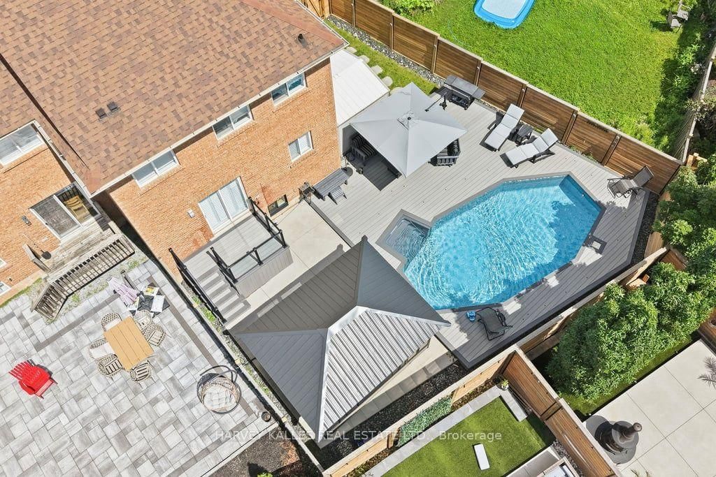 2033 Redstone Crescent • Oakville, ON photo 36