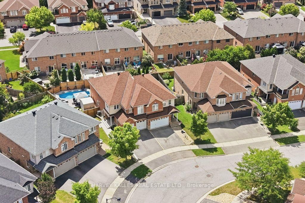 2033 Redstone Crescent • Oakville, ON photo 38