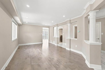 2033 Redstone Crescent • Oakville, ON photo 6