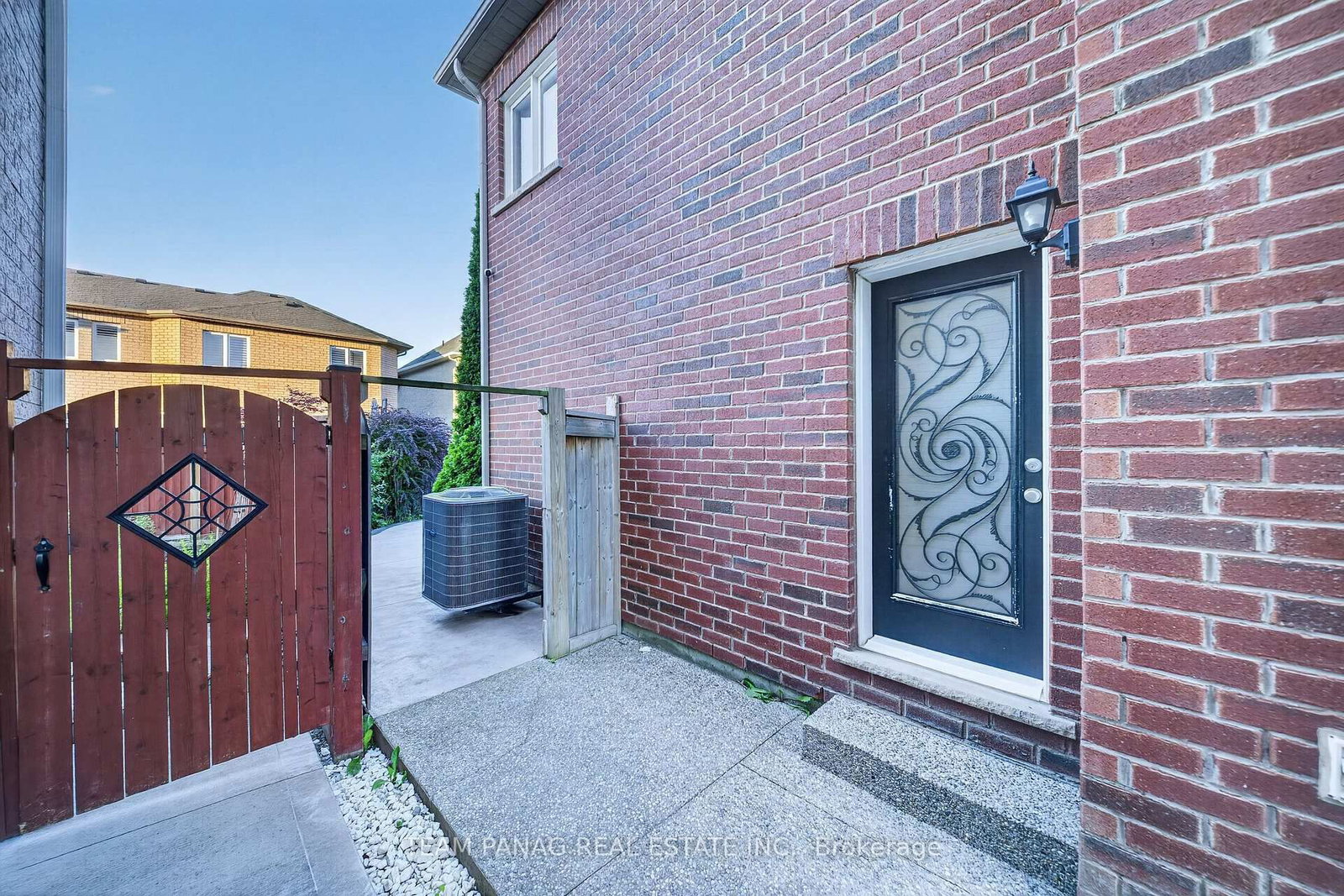 6 Bainsville Circle • Brampton, ON photo 47