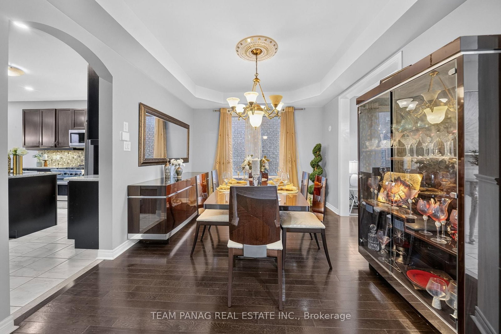 6 Bainsville Circle • Brampton, ON photo 8