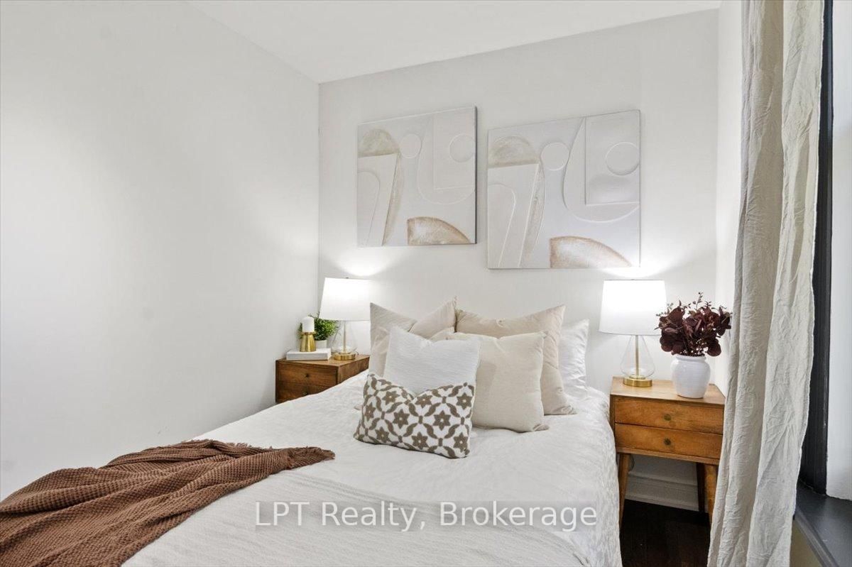 667 Wickens Avenue • Burlington, ON photo 24