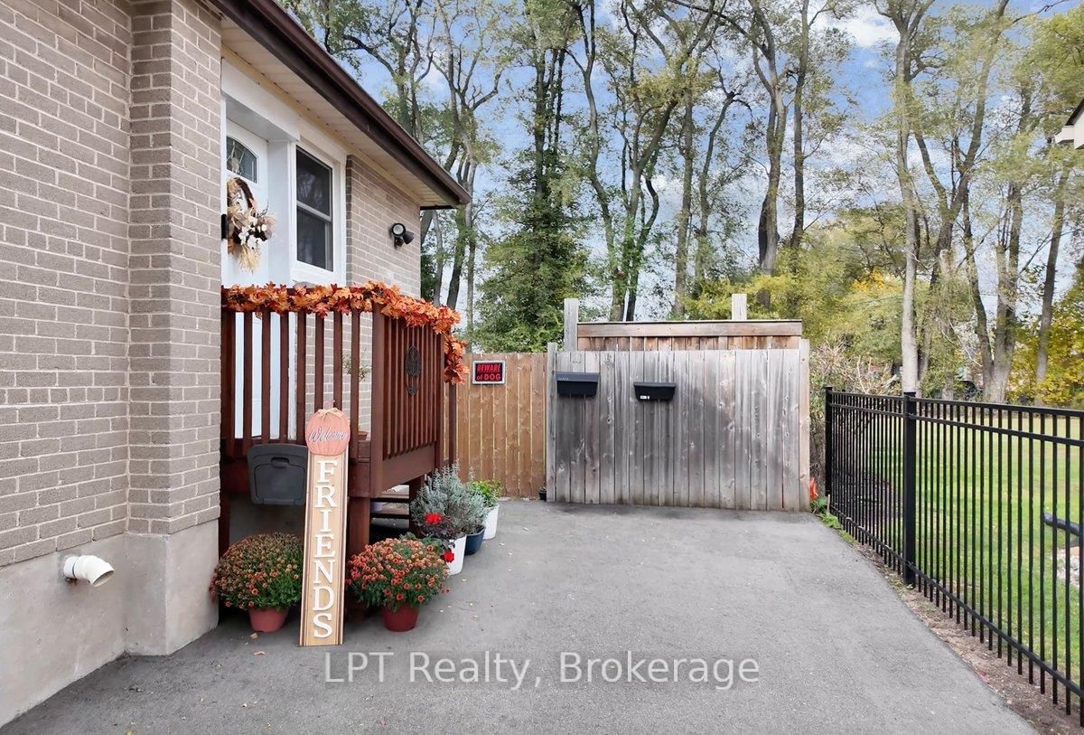 667 Wickens Avenue • Burlington, ON photo 29