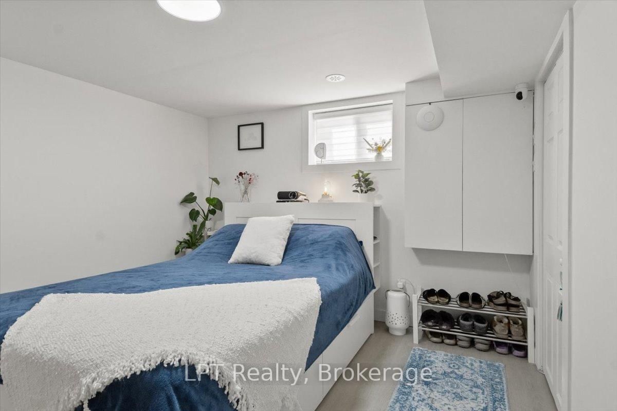 667 Wickens Avenue • Burlington, ON photo 38