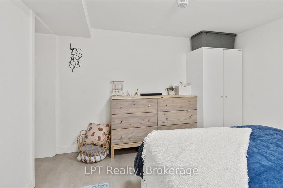 667 Wickens Avenue • Burlington, ON photo 39