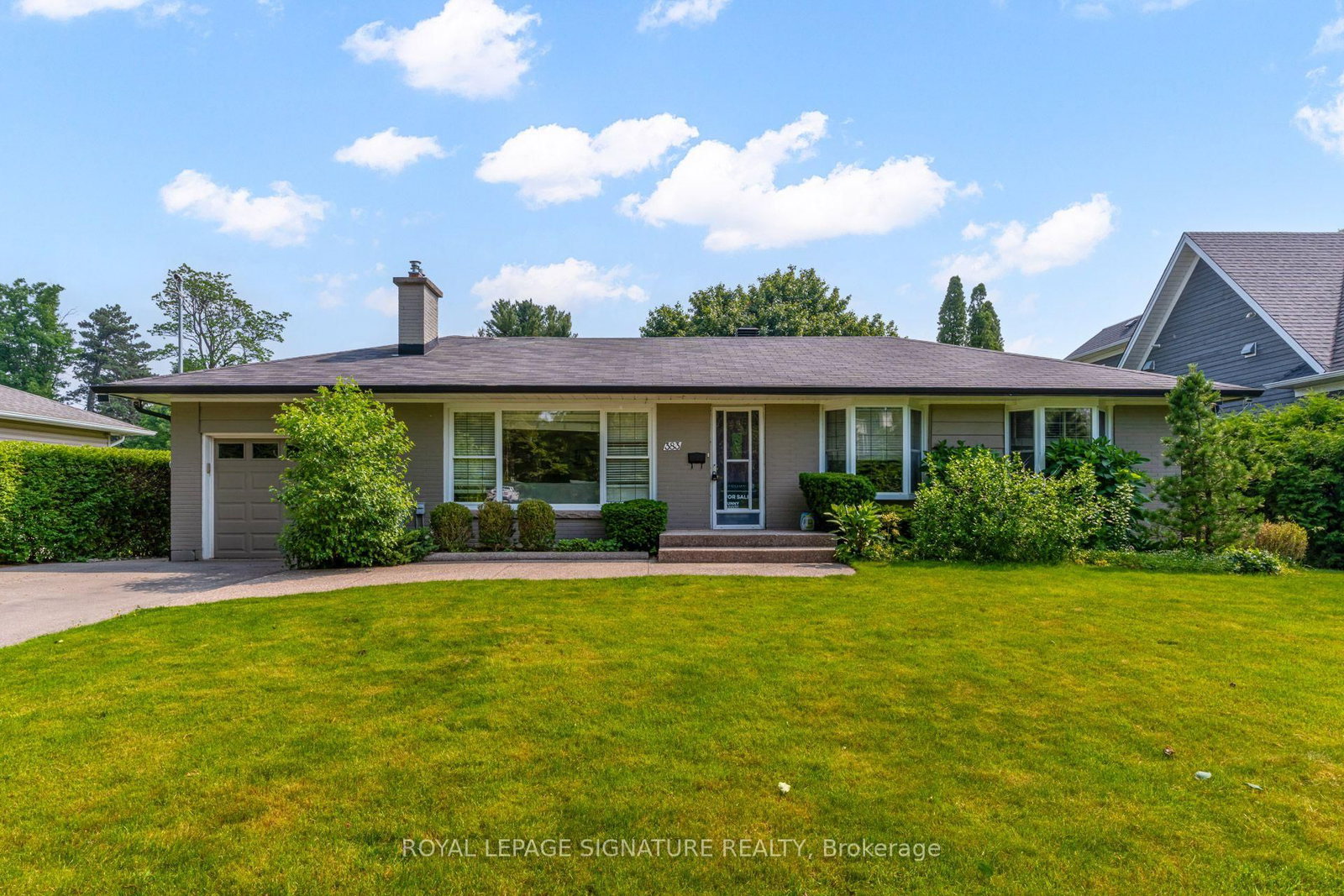 383 Maplehurst Avenue • Oakville, ON photo 1