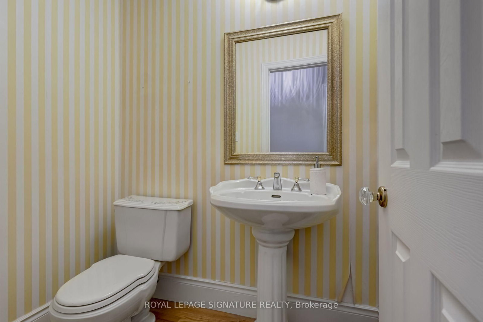 383 Maplehurst Avenue • Oakville, ON photo 16
