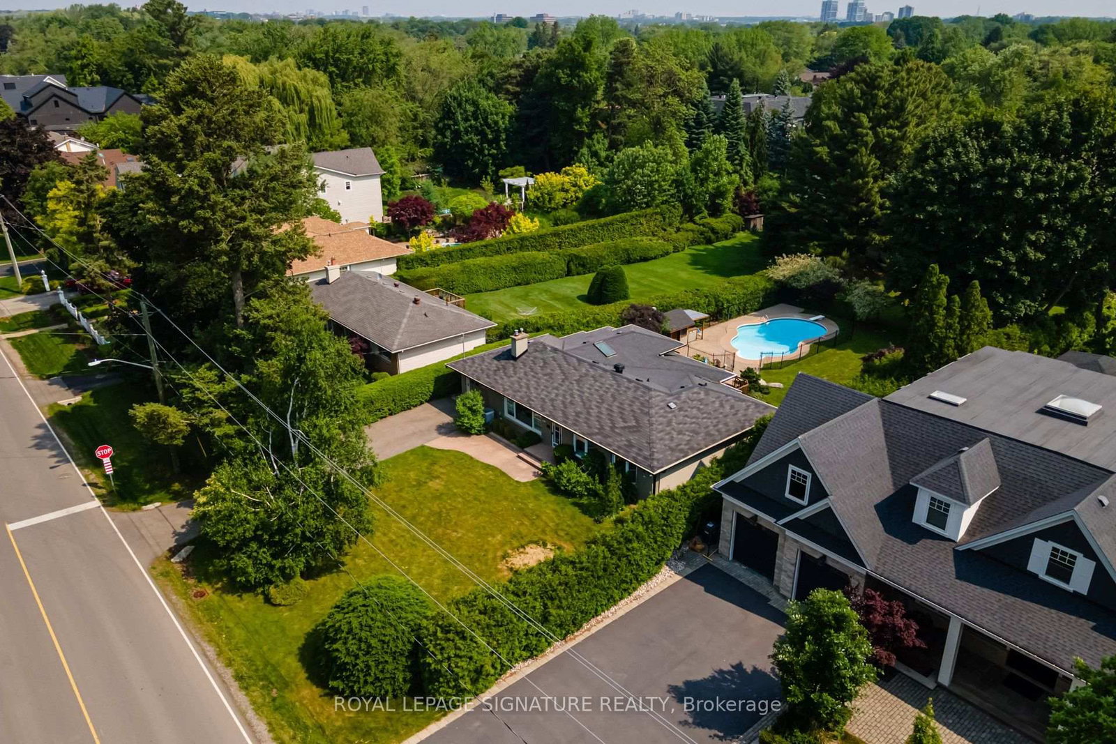 383 Maplehurst Avenue • Oakville, ON photo 41