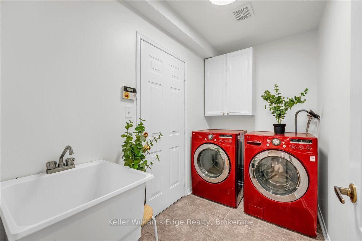 2456 Pathfinder Drive • Burlington, ON photo 22