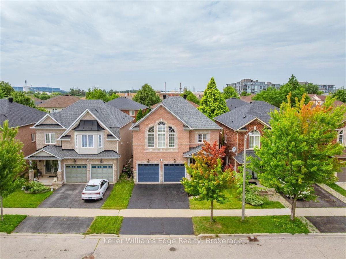2456 Pathfinder Drive • Burlington, ON photo 3
