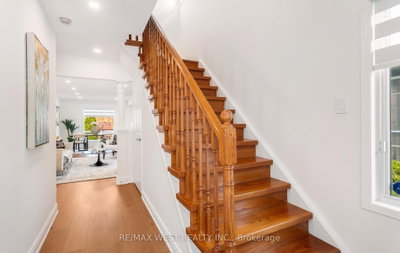 5239 Bushelgrove Circle • Mississauga, ON photo 4