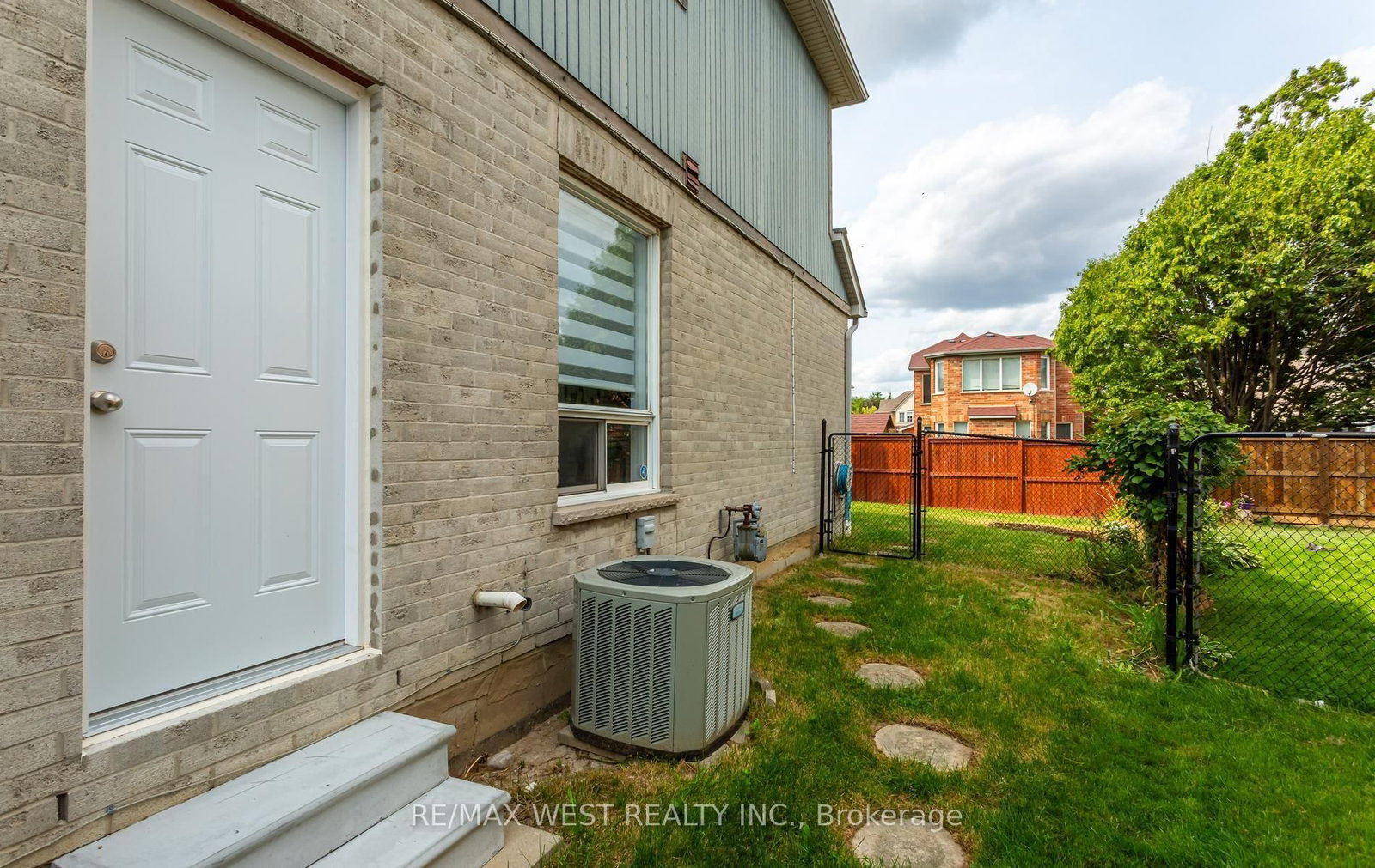 5239 Bushelgrove Circle • Mississauga, ON photo 45