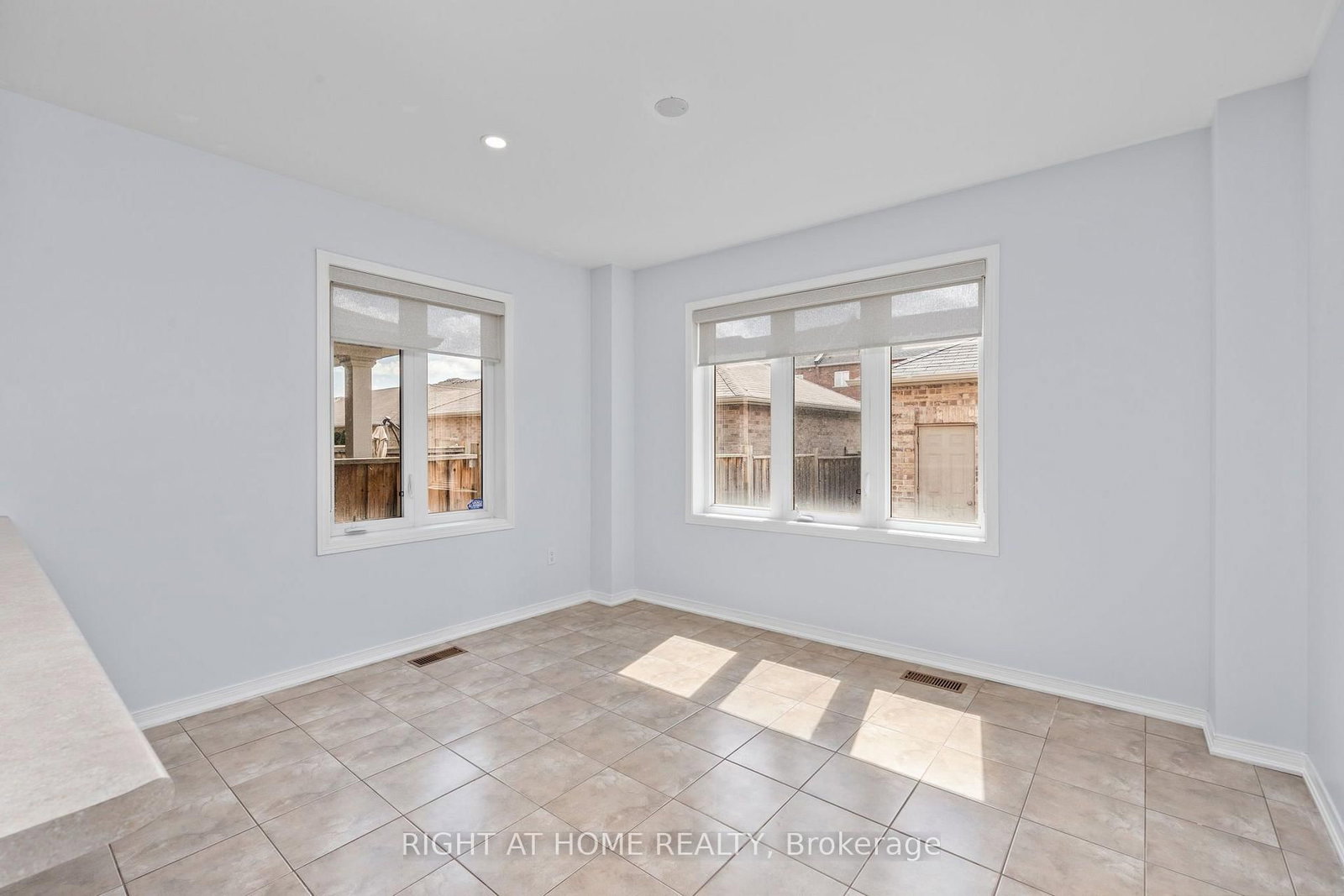 3128 Robert Brown Boulevard • Oakville, ON photo 14