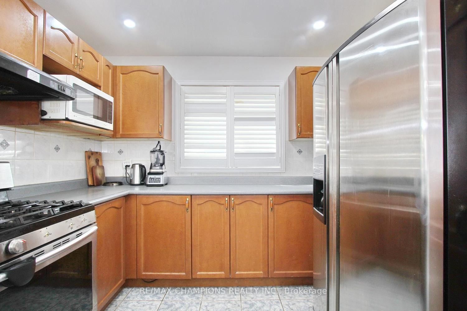 28 Egypt Brampton,ON L6R 2W3 — Photo 10