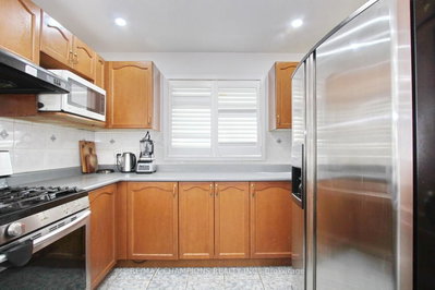28 Egypt Brampton,ON L6R 2W3 — Photo 10