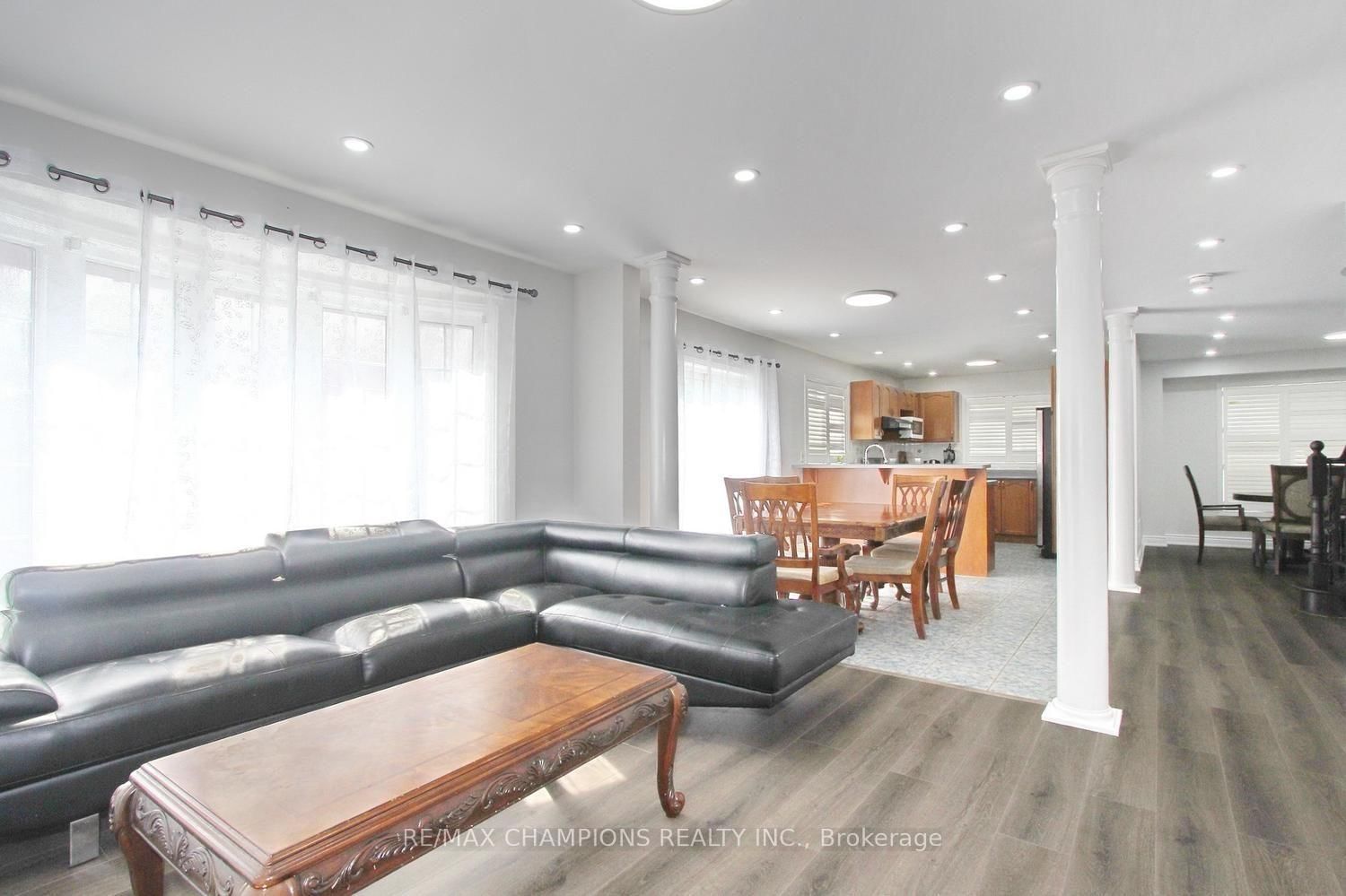 28 Egypt Brampton,ON L6R 2W3 — Photo 14