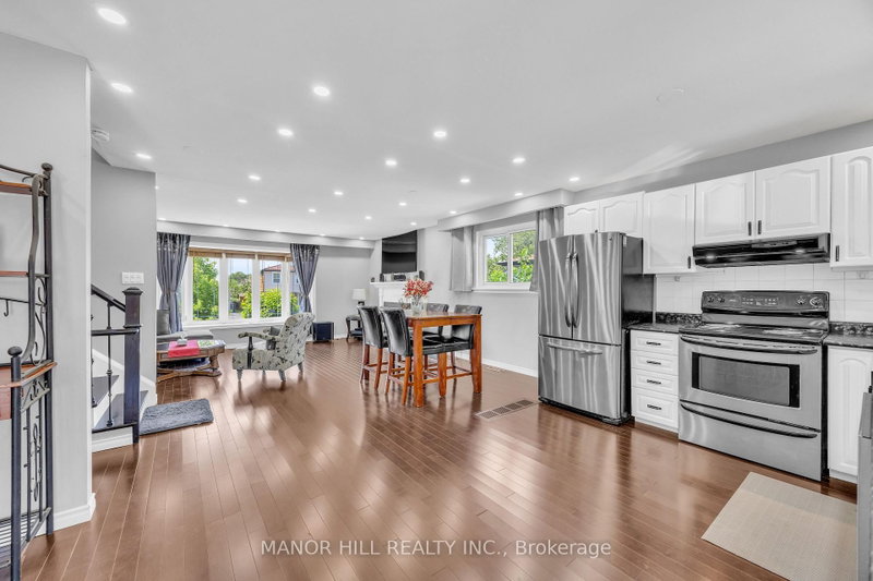 18 Greenbriar Brampton,ON L6S 1V9 — Photo 10