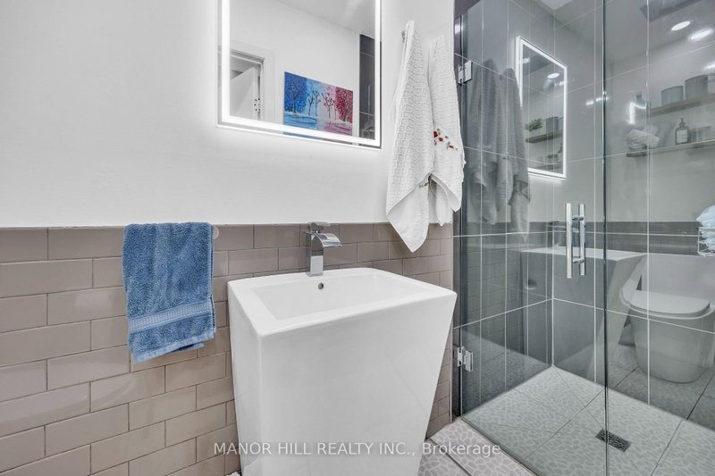 18 Greenbriar Brampton,ON L6S 1V9 — Photo 14