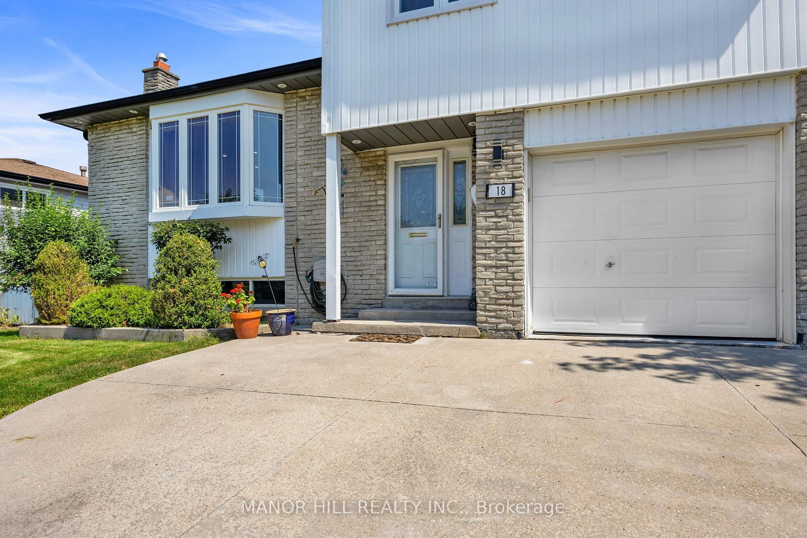 18 Greenbriar Brampton,ON L6S 1V9 — Photo 4
