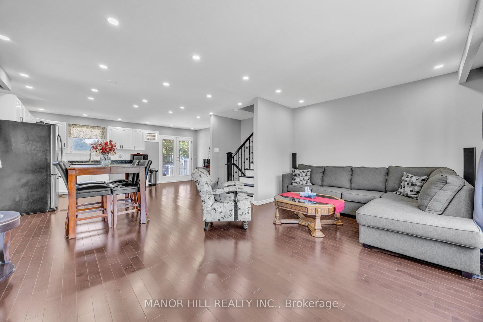 18 Greenbriar Brampton,ON L6S 1V9 — Photo 8