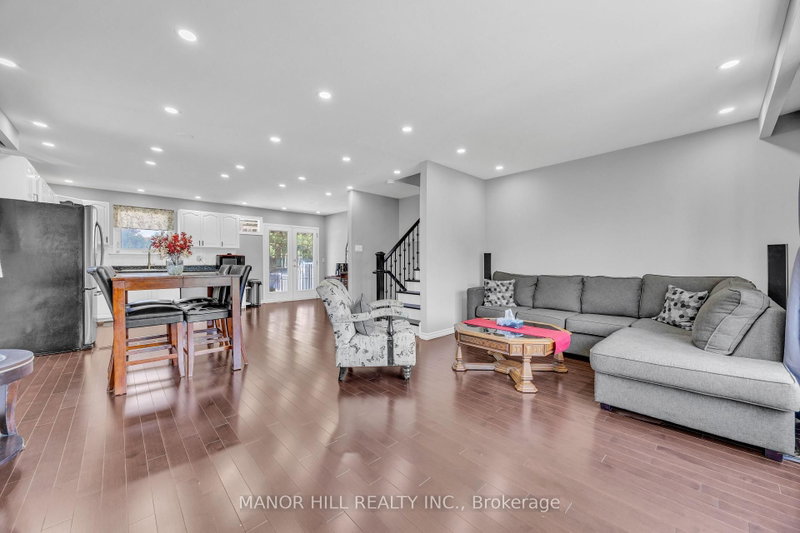 18 Greenbriar Brampton,ON L6S 1V9 — Photo 8