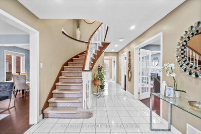6182 Duford Drive • Mississauga, ON photo 2