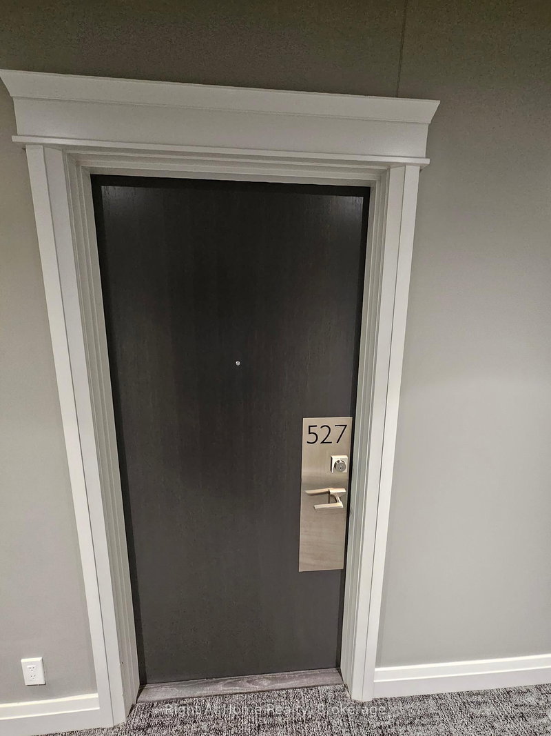 527 - 102 GROVEWOOD Common