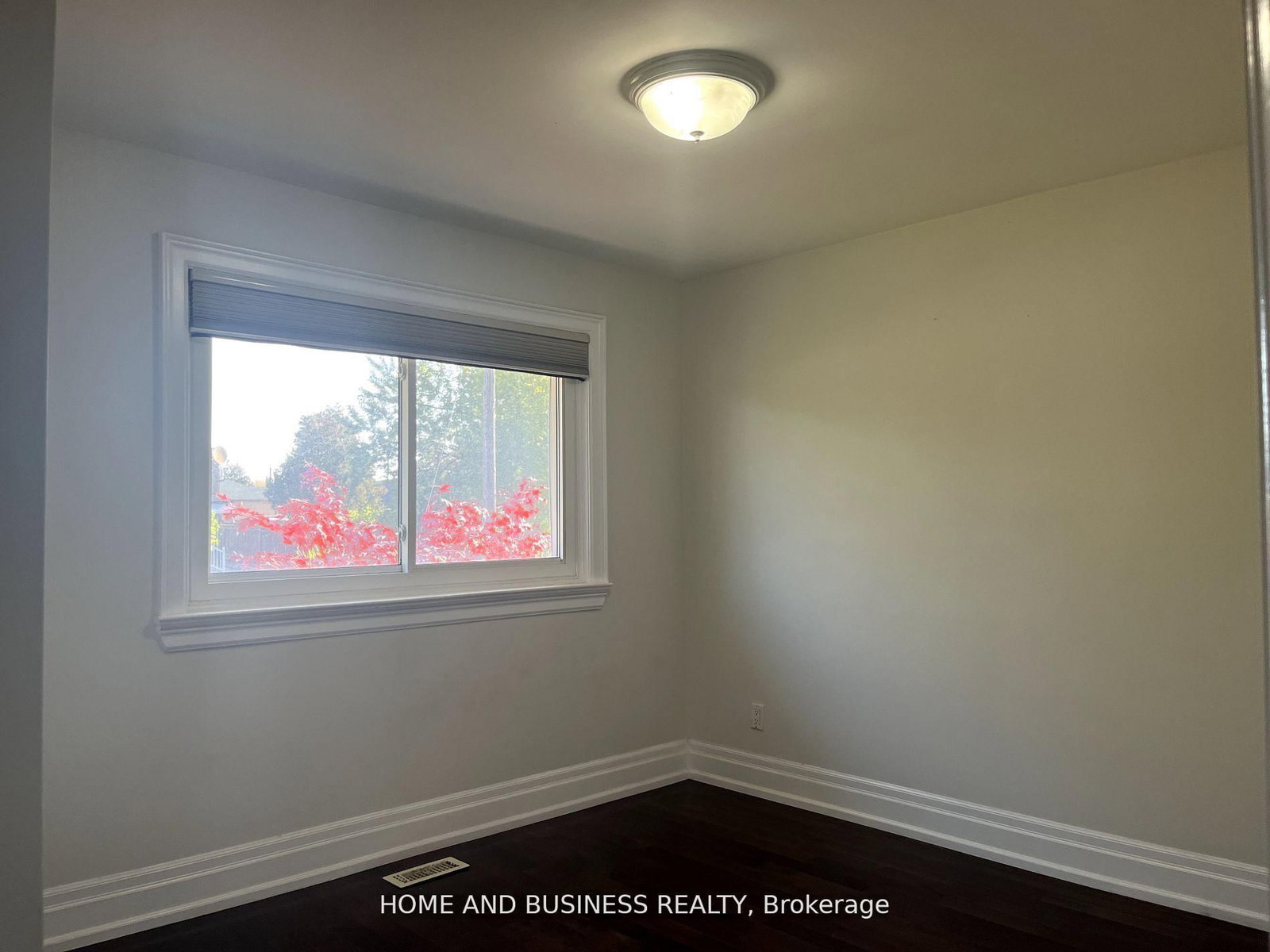 376 Ashbury Road • Oakville, ON photo 8