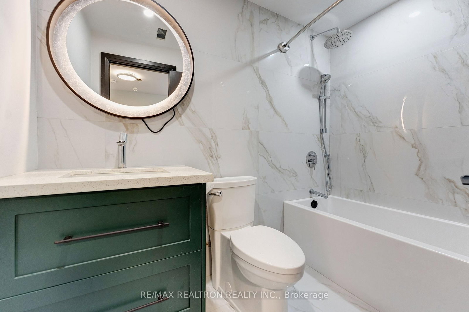 32 Bradfield Avenue W • Toronto, ON photo 12