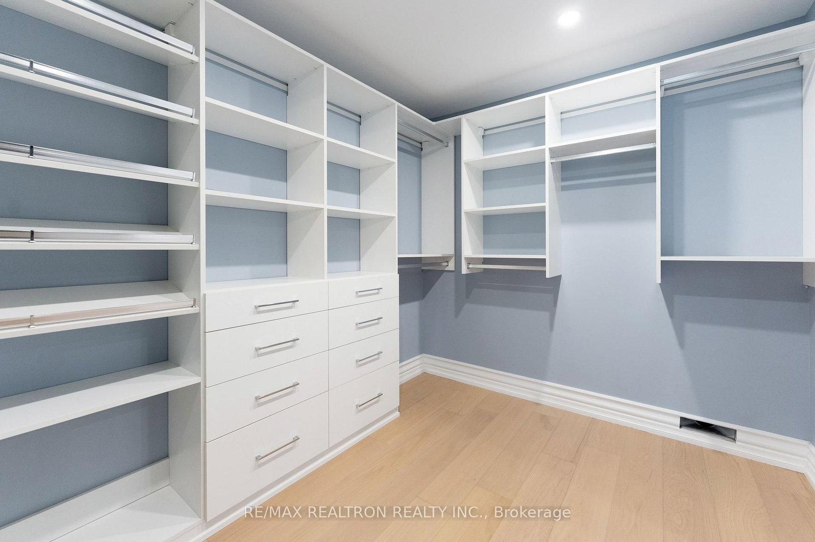 32 Bradfield Avenue W • Toronto, ON photo 16