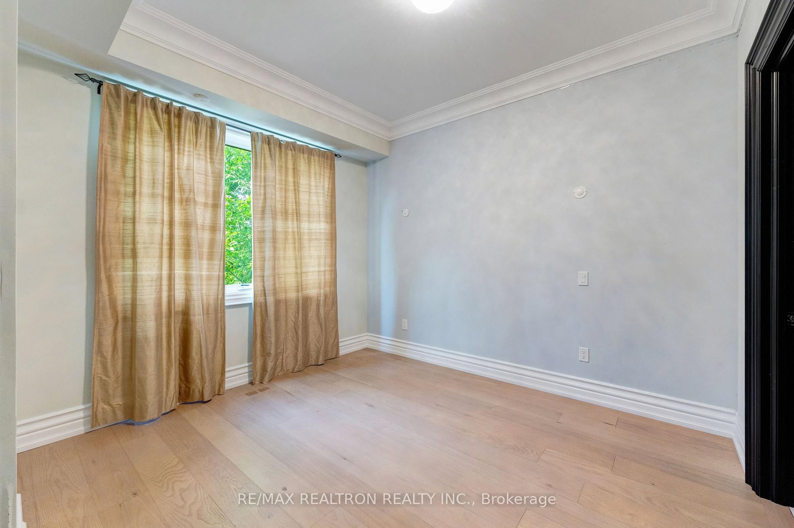 32 Bradfield Avenue W • Toronto, ON photo 21