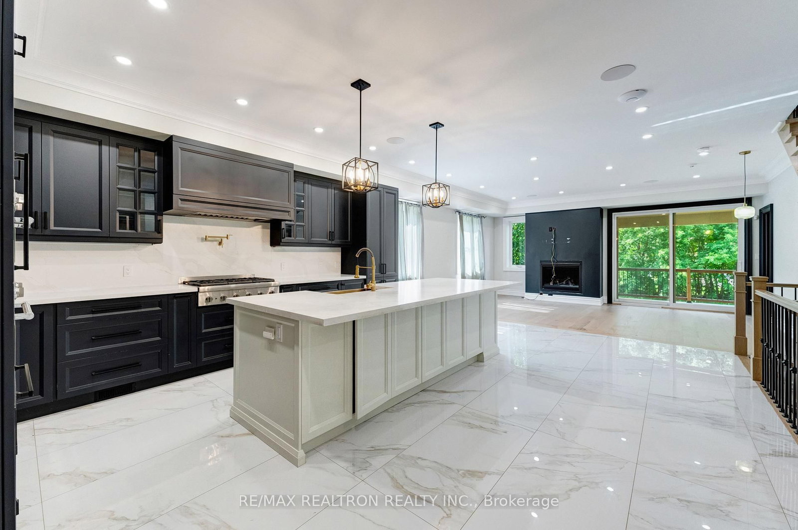 32 Bradfield Avenue W • Toronto, ON photo 5