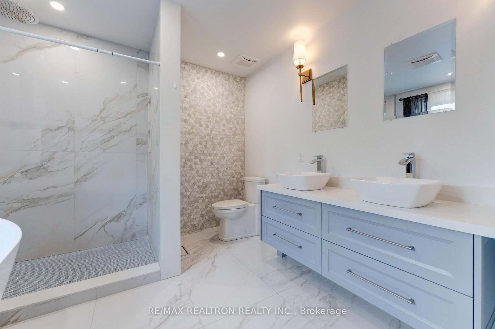 32 Bradfield Avenue W • Toronto, ON photo 8