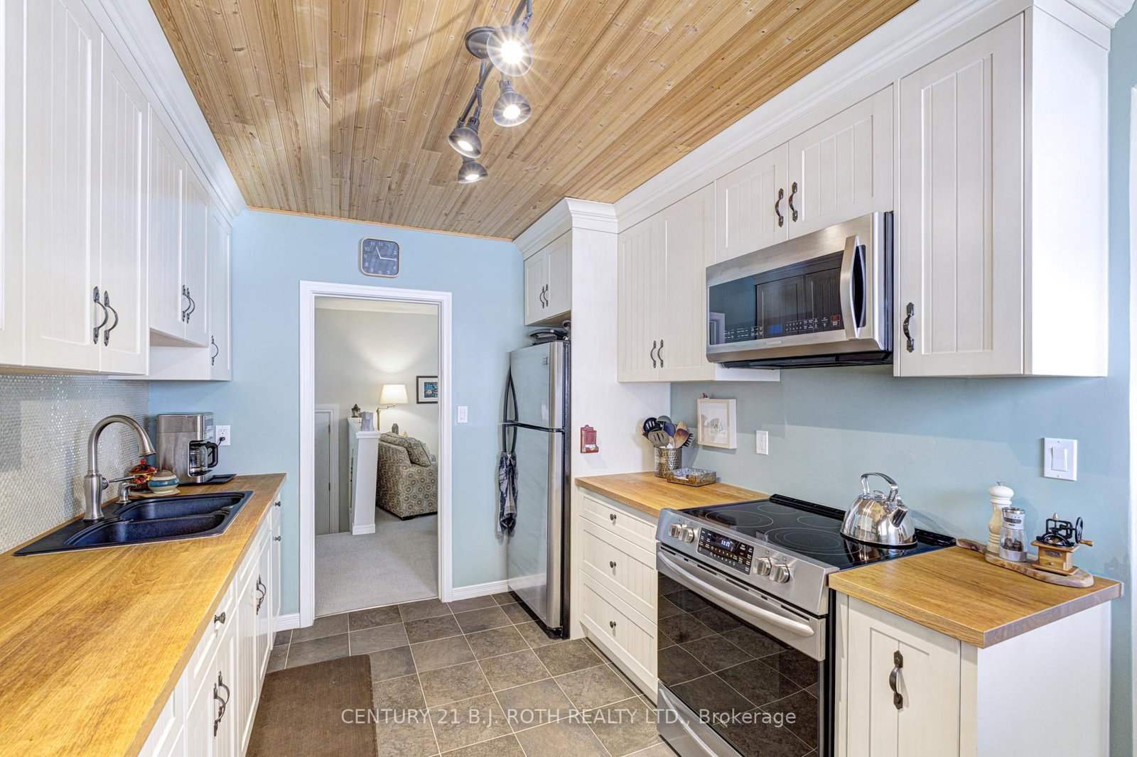 109 Wincott Drive • Toronto, ON photo 14