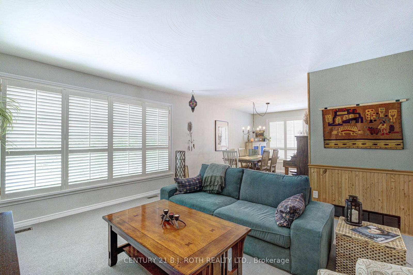 109 Wincott Drive • Toronto, ON photo 9
