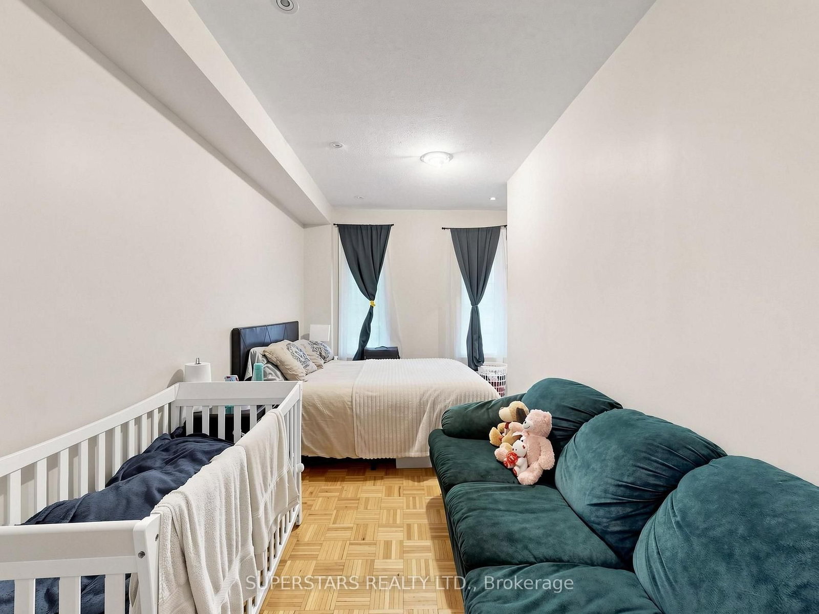 14 Bowsfield Road N • Toronto, ON photo 11