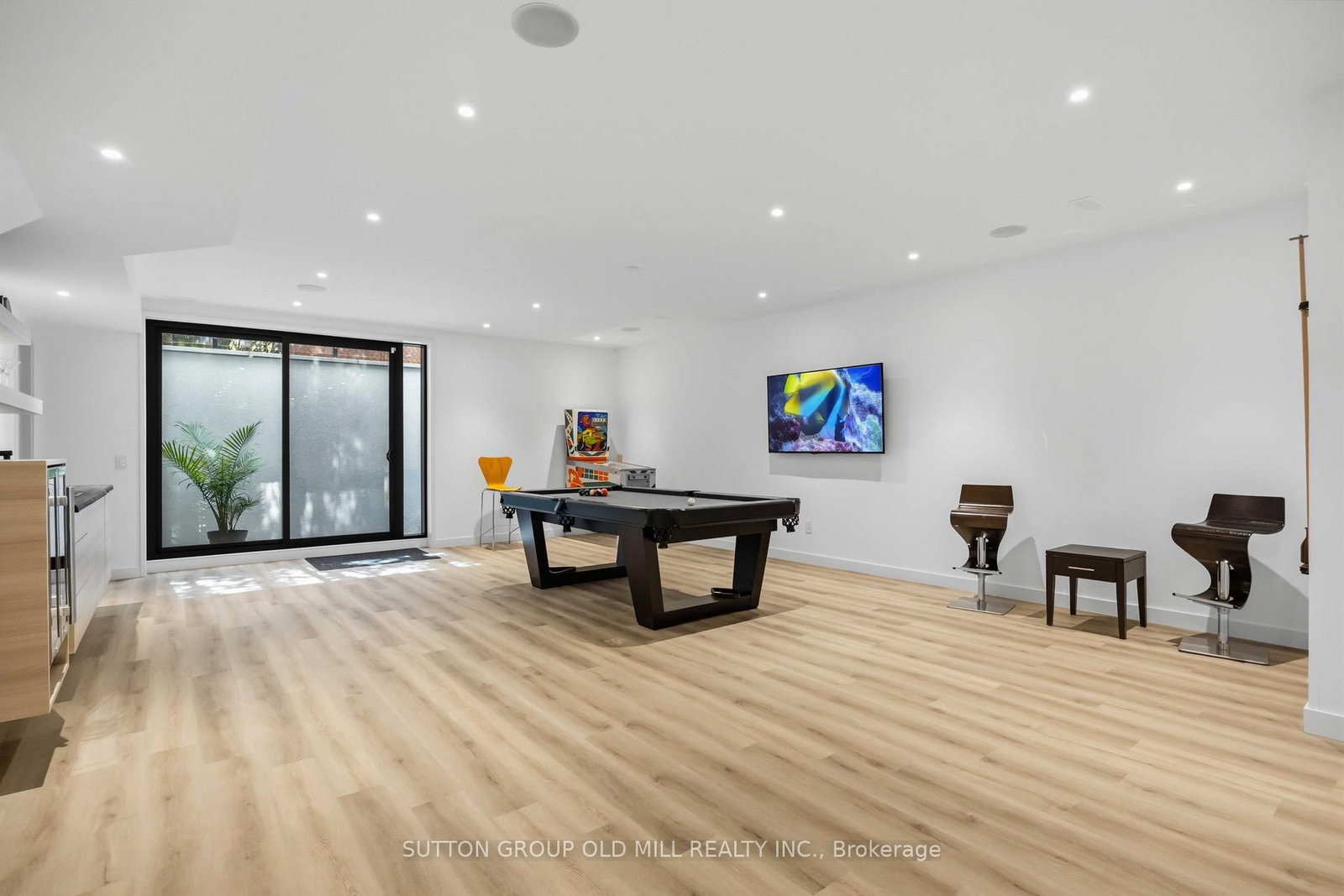 18 Herne Hill • Toronto, ON photo 37