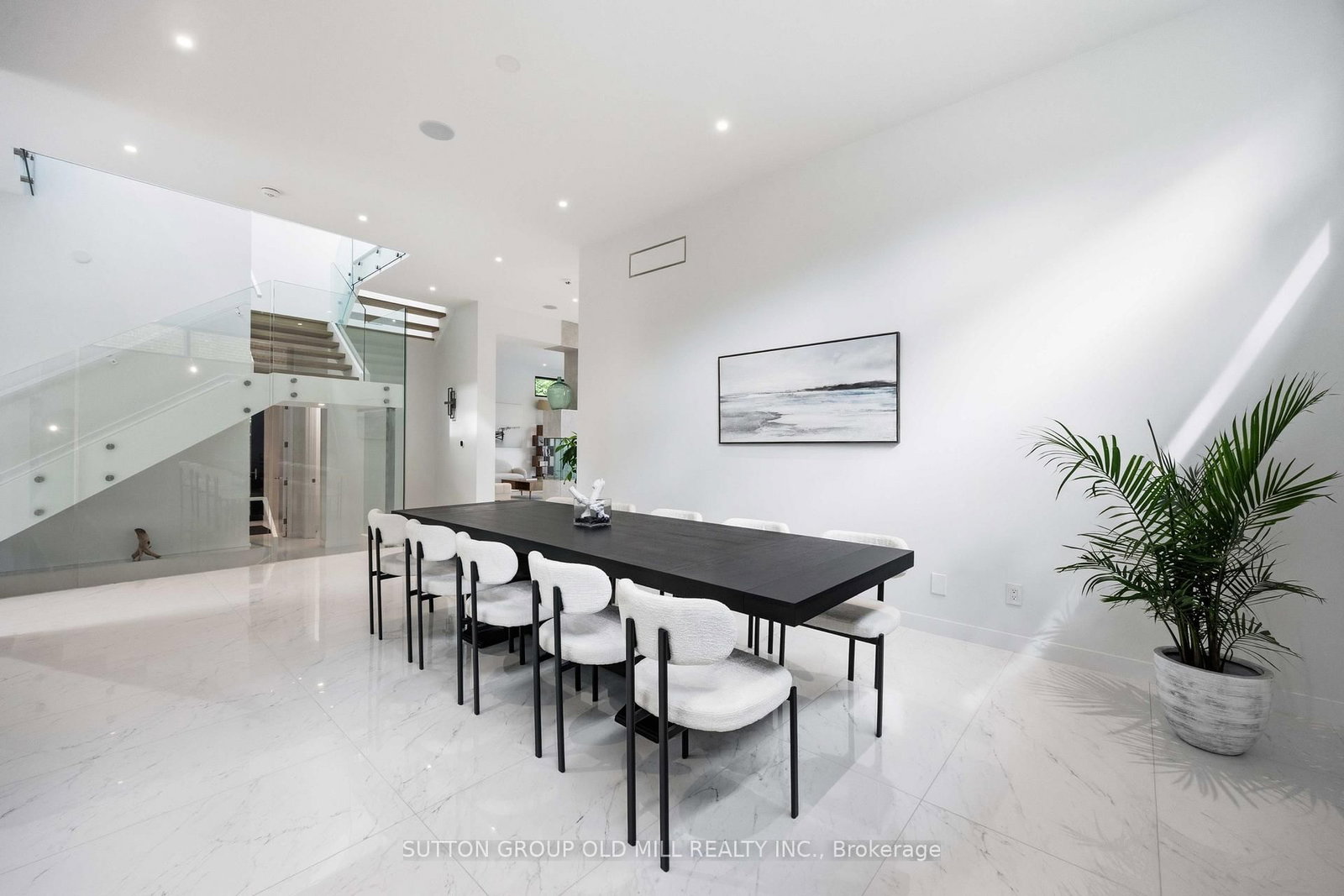 18 Herne Hill • Toronto, ON photo 5