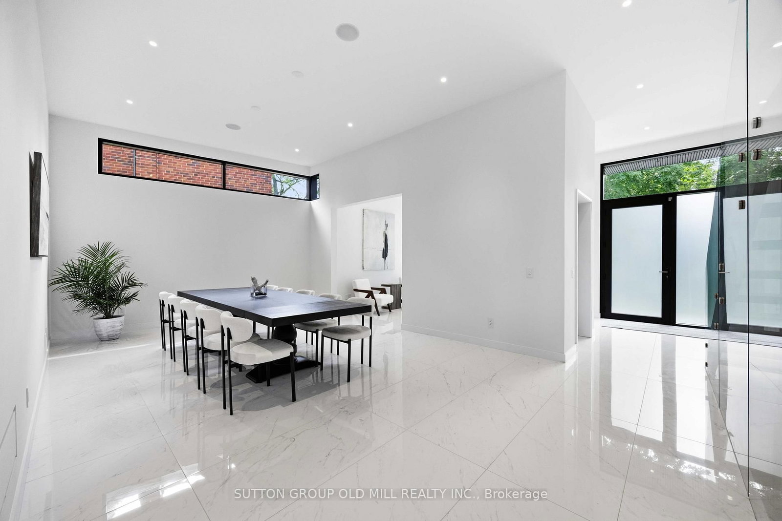 18 Herne Hill • Toronto, ON photo 6