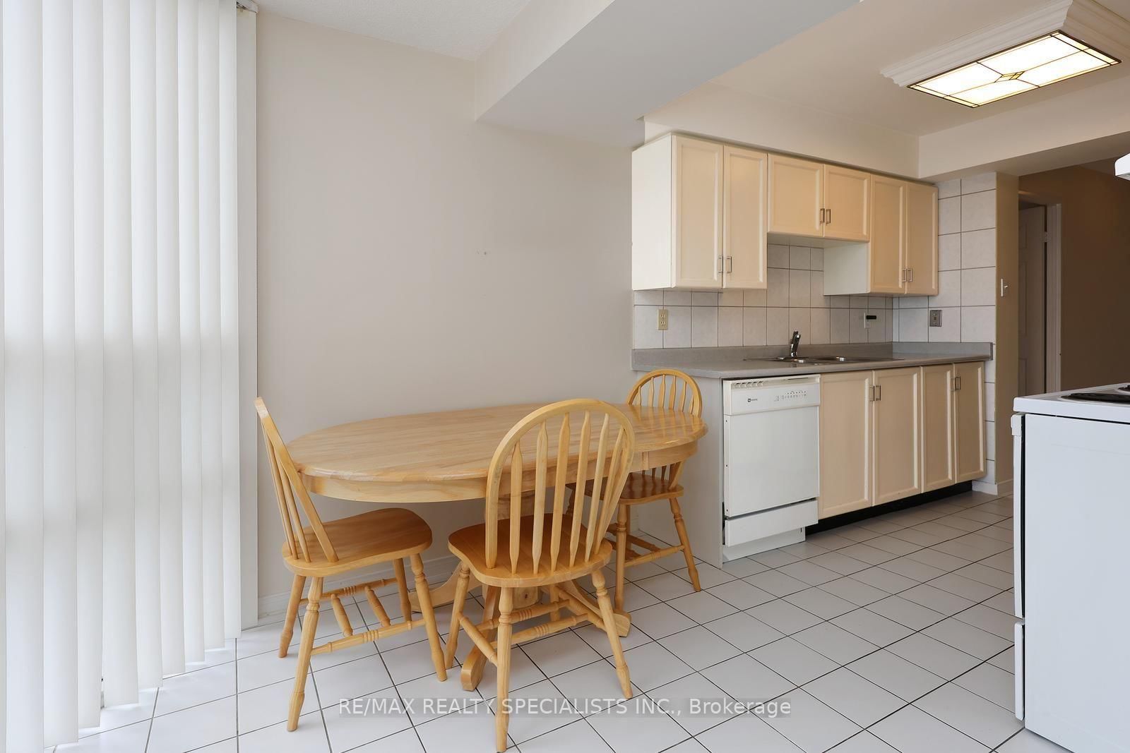 330 Rathburn Road W • #1507 • Mississauga, ON photo 10