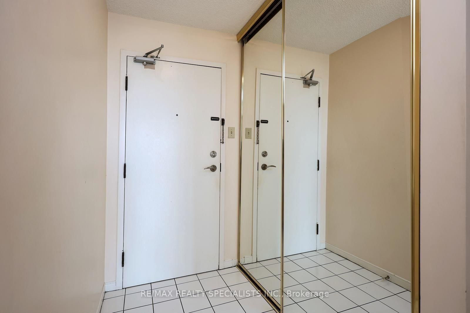 330 Rathburn Road W • #1507 • Mississauga, ON photo 4