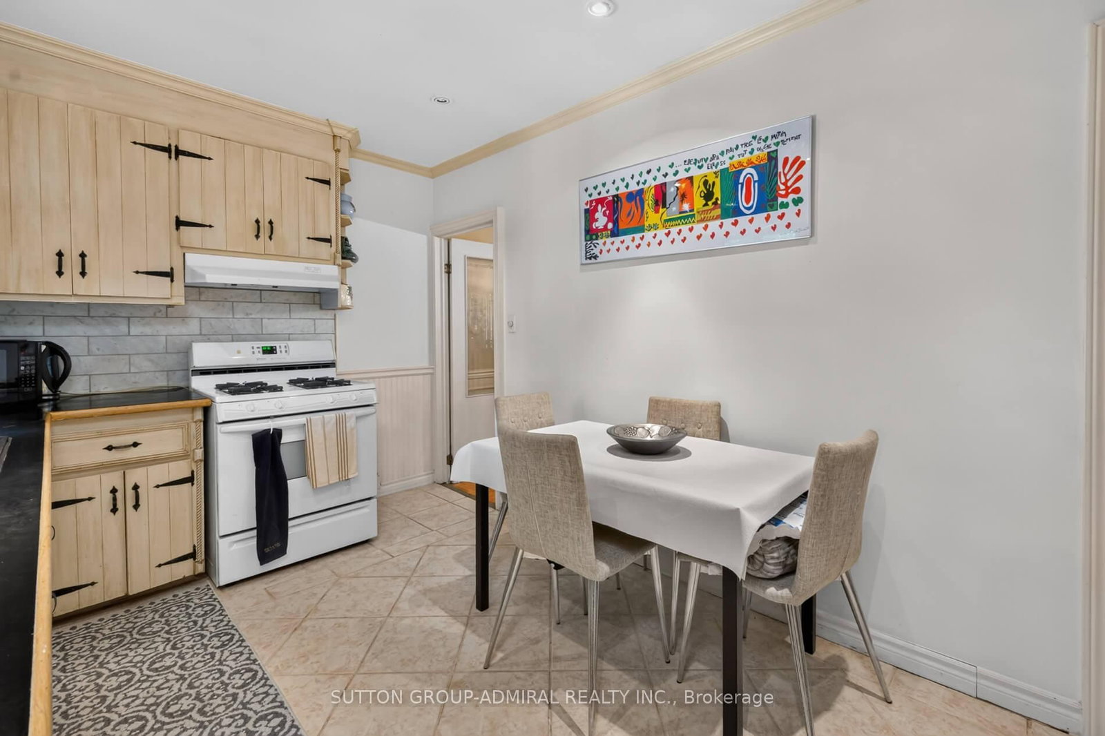 320 Weston Road • Toronto, ON photo 10