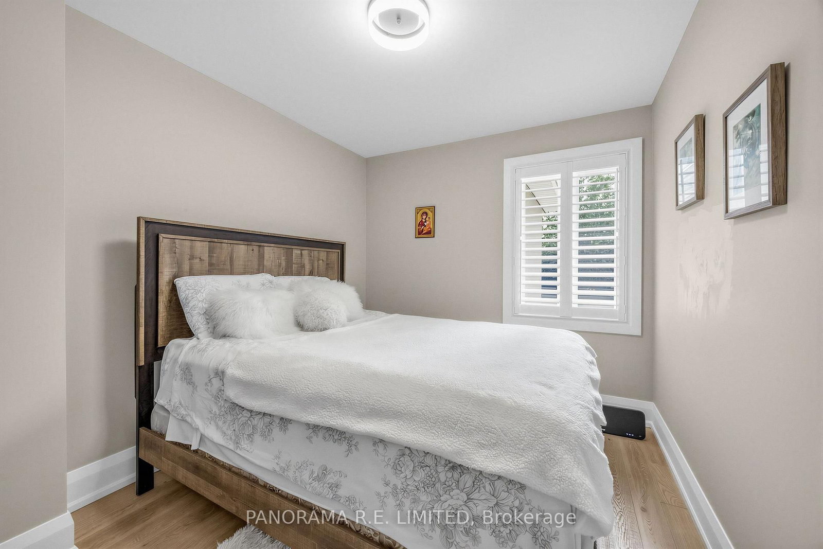 14 Agar Crescent • Toronto, ON photo 14