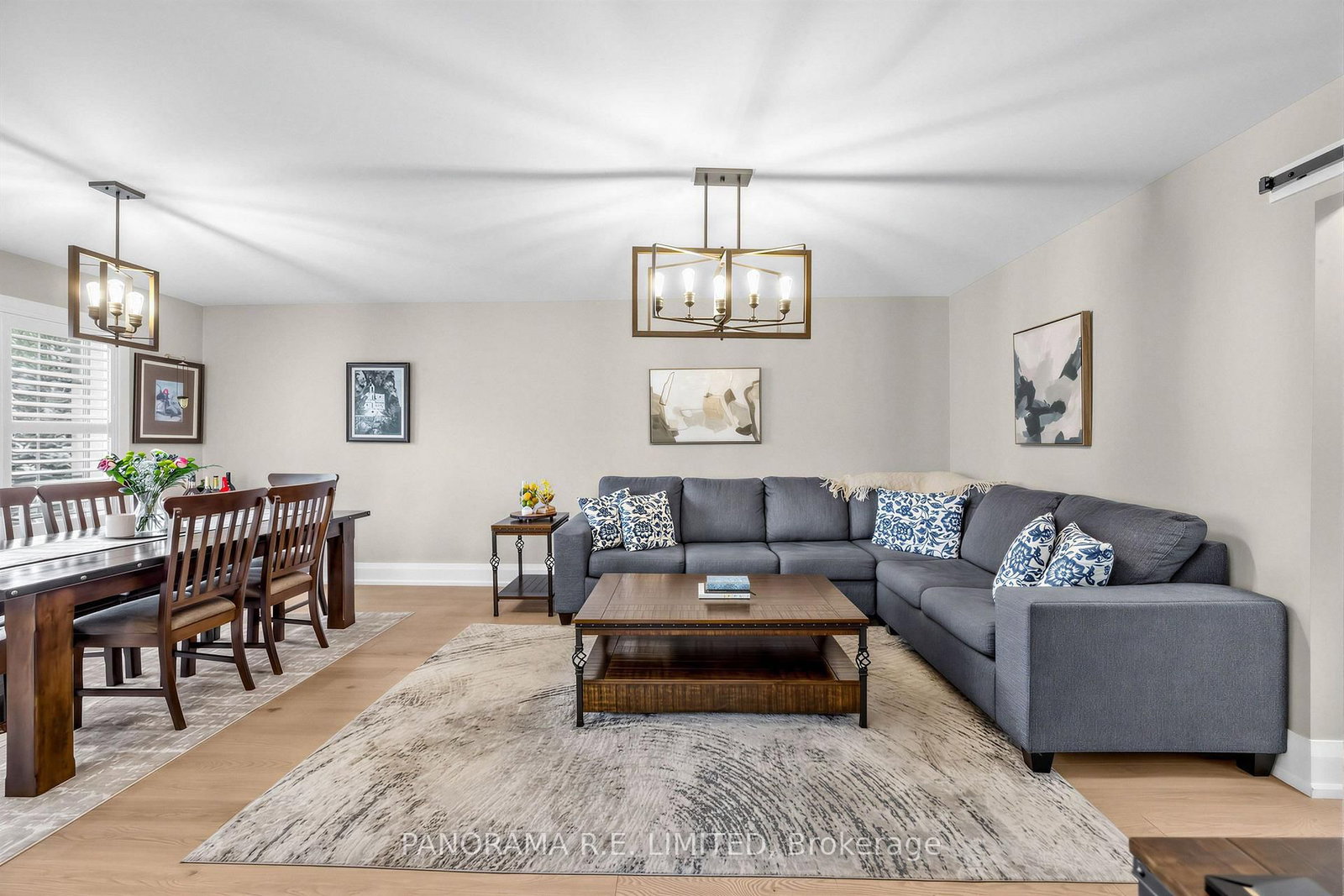 14 Agar Crescent • Toronto, ON photo 3