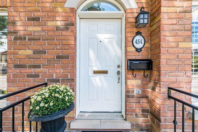 454 St Johns Road • Toronto, ON photo 1
