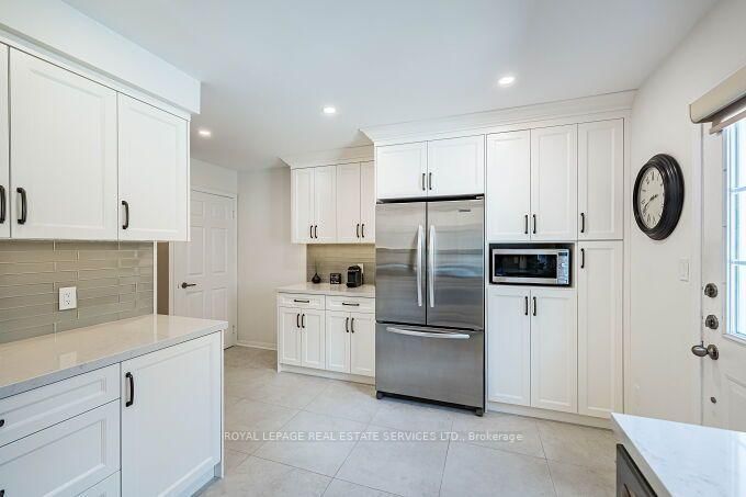 454 St Johns Road • Toronto, ON photo 9