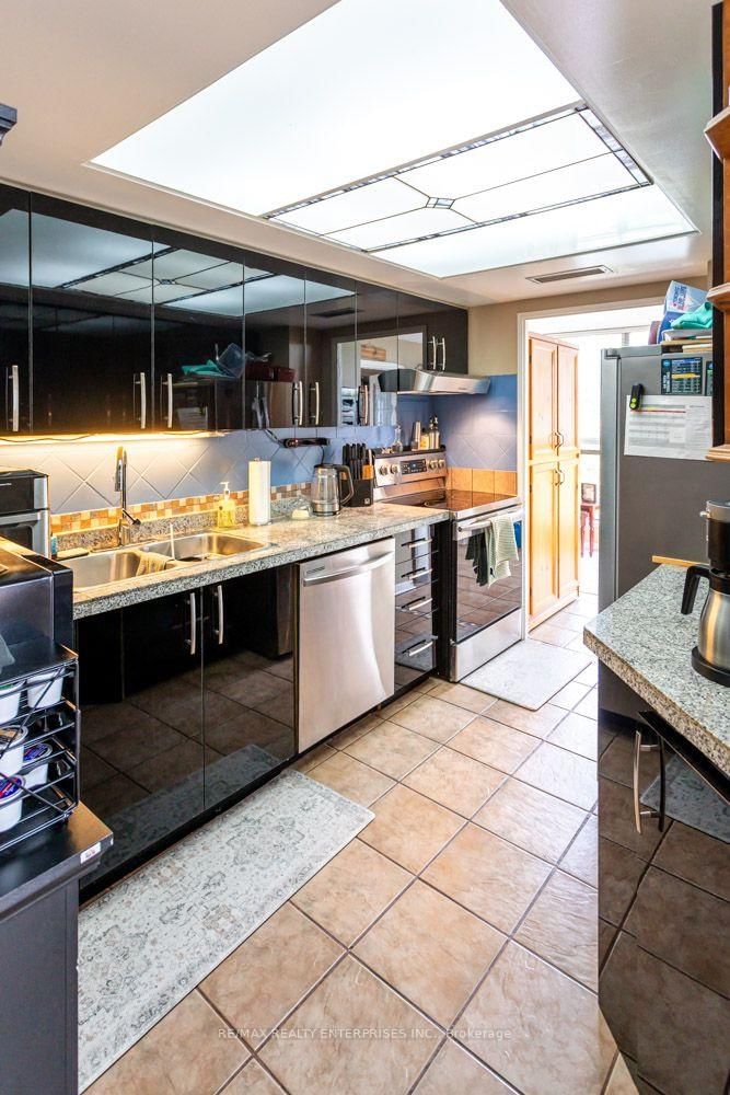 1111 Bough Beeches Boulevard • #501 • Mississauga, ON photo 11
