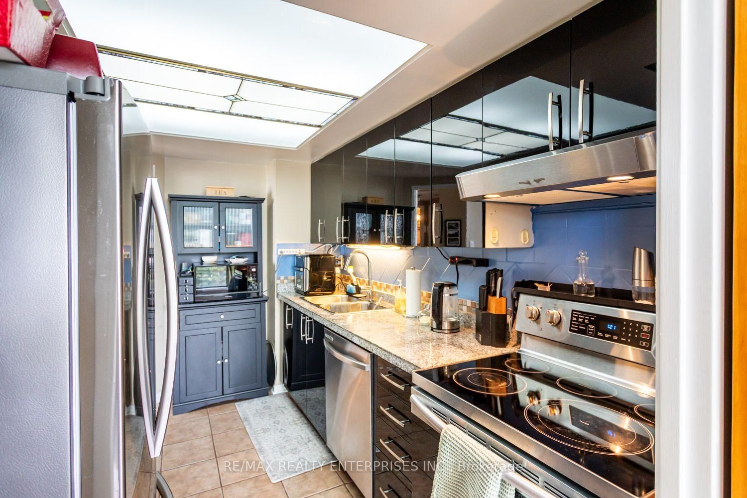 1111 Bough Beeches Boulevard • #501 • Mississauga, ON photo 12