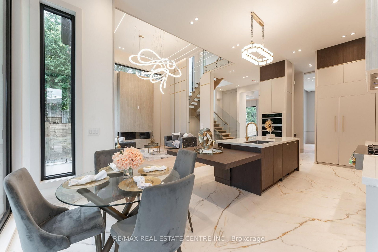 491 Fourth Line • Oakville, ON photo 14
