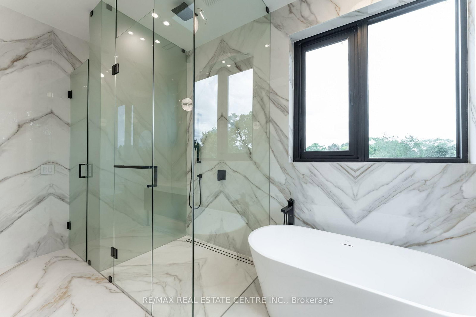 491 Fourth Line • Oakville, ON photo 25